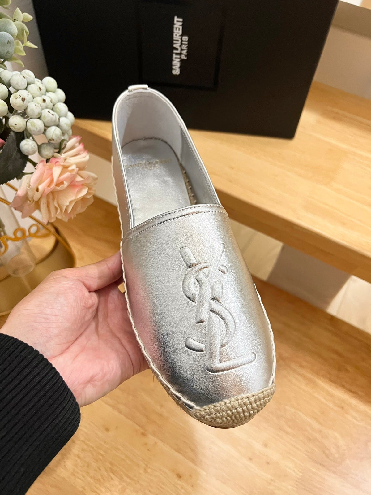 SL YVES EMBOSSED LOGO SLIP ON SILVER CALFSKIN