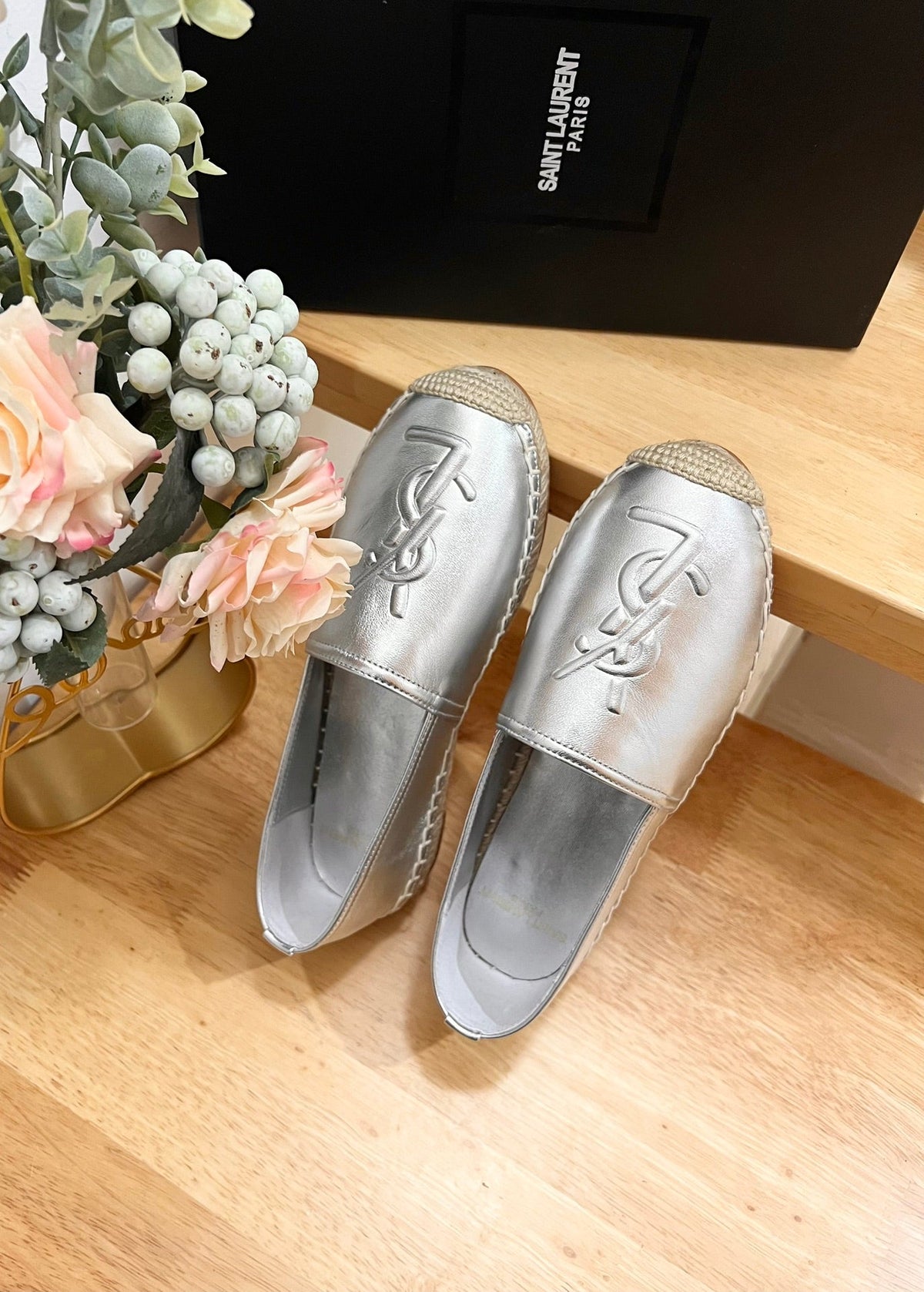 SL YVES EMBOSSED LOGO SLIP ON SILVER CALFSKIN