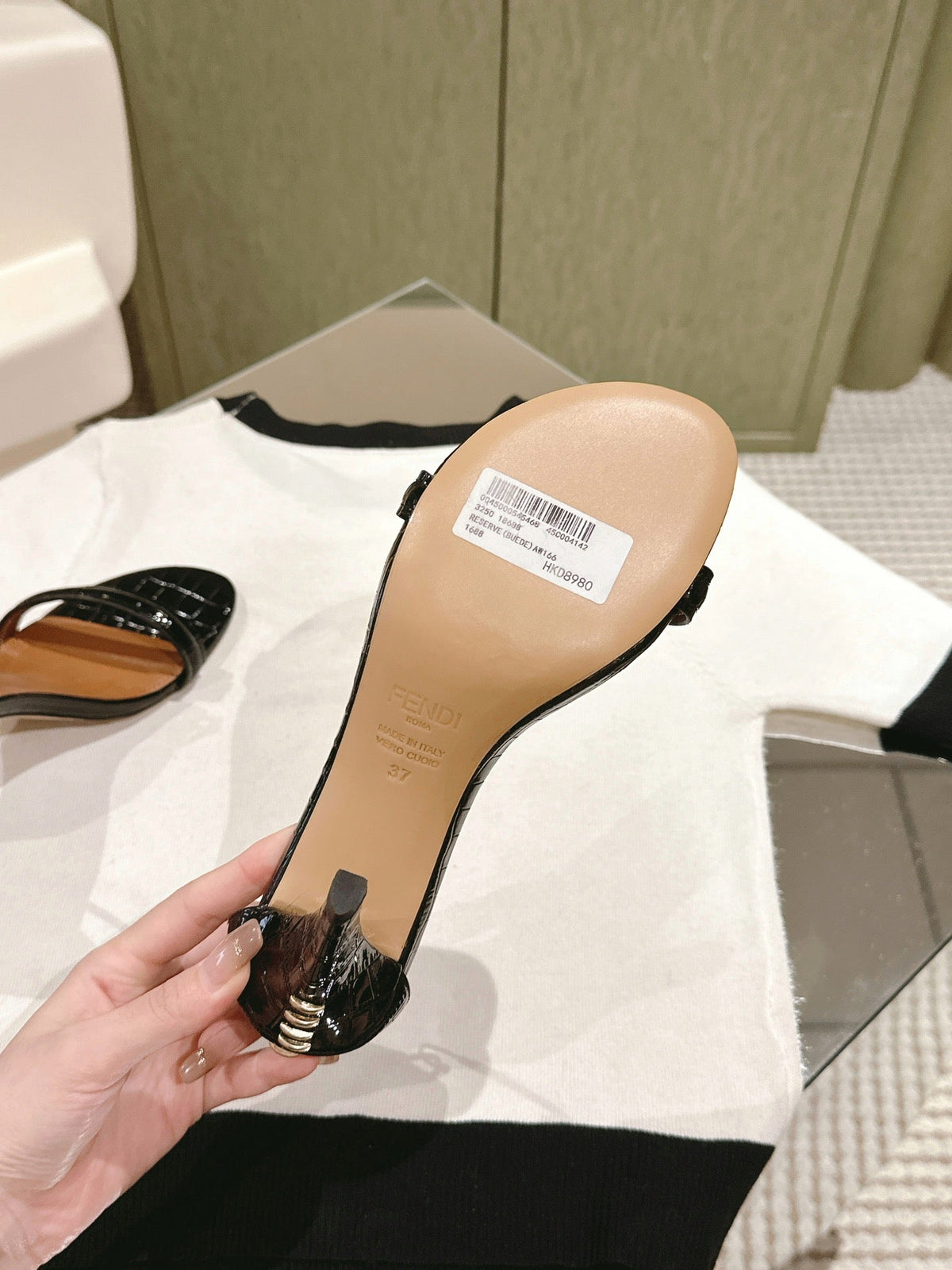 FENDI HIGH-HEELED 85 MM IN BLACK LAMBSKIN WITH GOLD HARDWARE