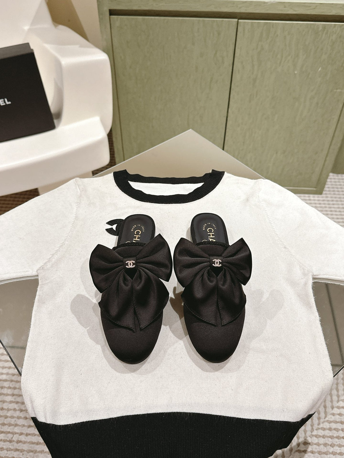 CC MULE WITH SILK BOW AND BLACK LAMBSKIN