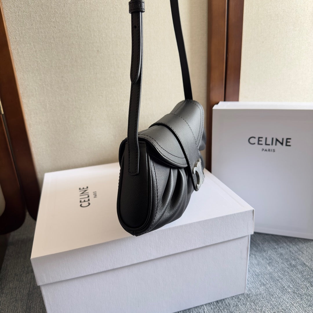 TEEN POLLY 29 IN BLACK CALFSKIN SILVER HARDWARE