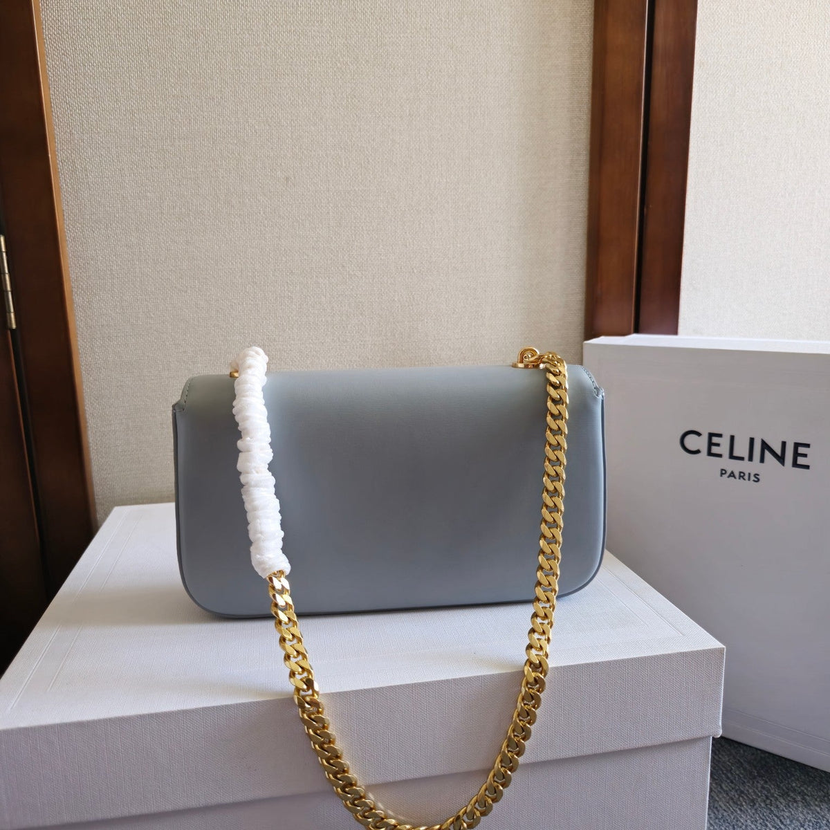 CHAIN EMBOSSED ARMPIT BAG 20 IN COOL GRAY BLUE CALFSKIN