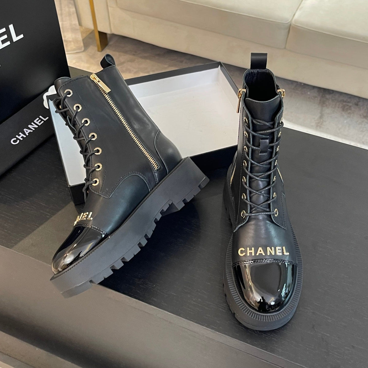 ANKLE BOOTS IN BLACK LAMBSKIN
