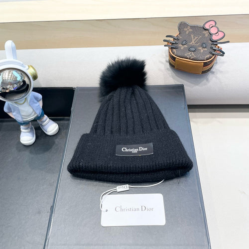 KNITTED BEANIE HAT IN BLACK WOOL AND FOX FUR 435035