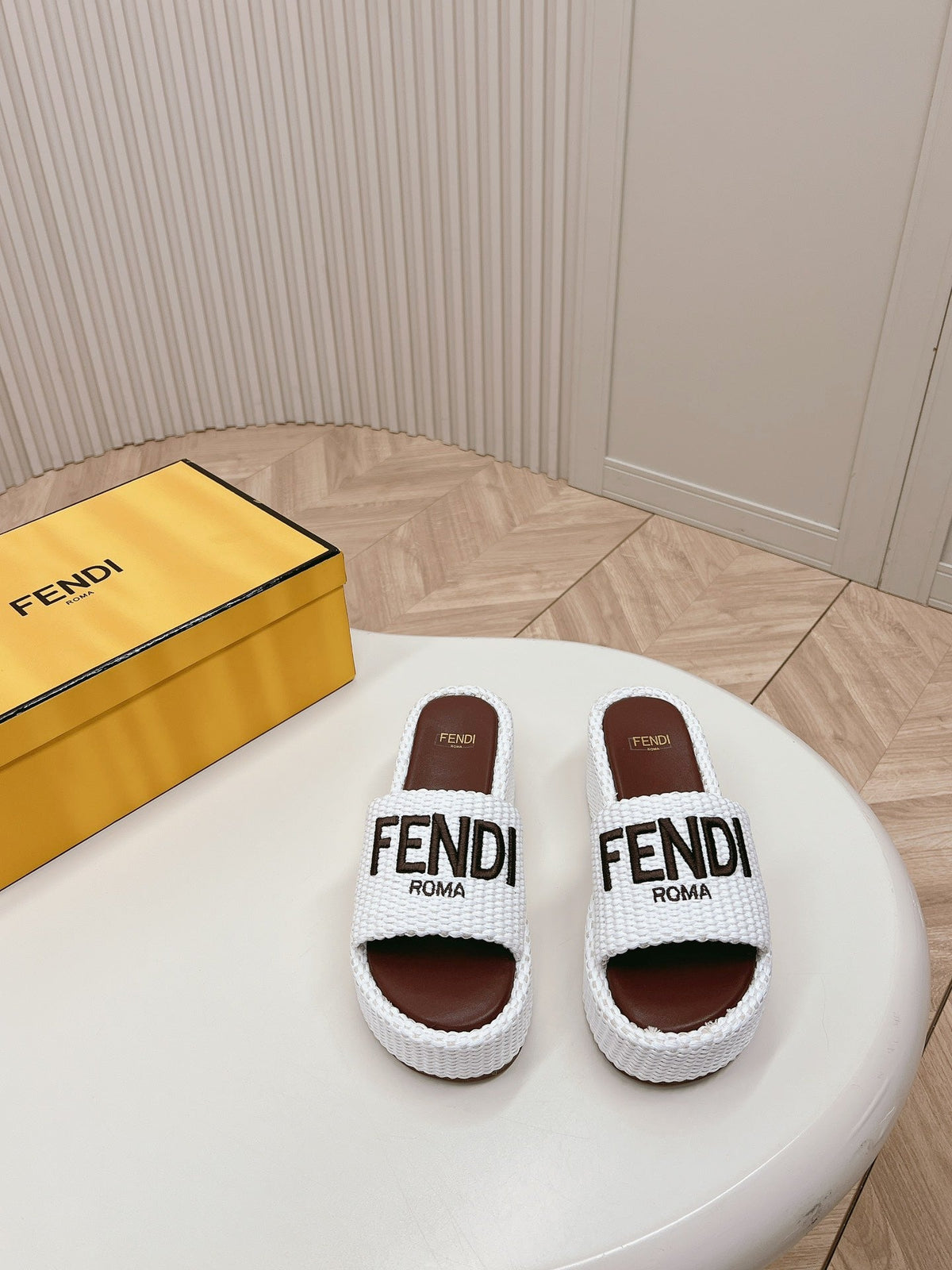 FENDI SIGNATURE WEDGE PLATFORM 6 CM IN WHITE FIBRE WITH BROWN EMBROIDERED LOGO