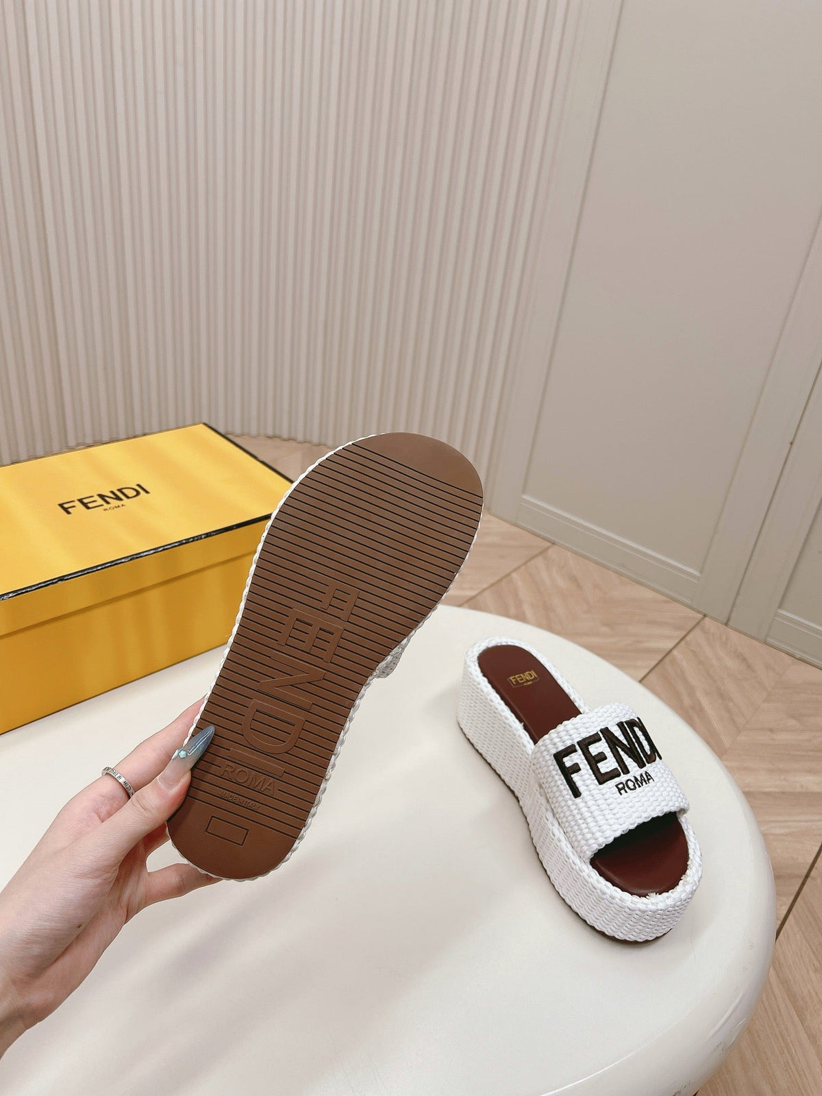 FENDI SIGNATURE WEDGE PLATFORM 6 CM IN WHITE FIBRE WITH BROWN EMBROIDERED LOGO