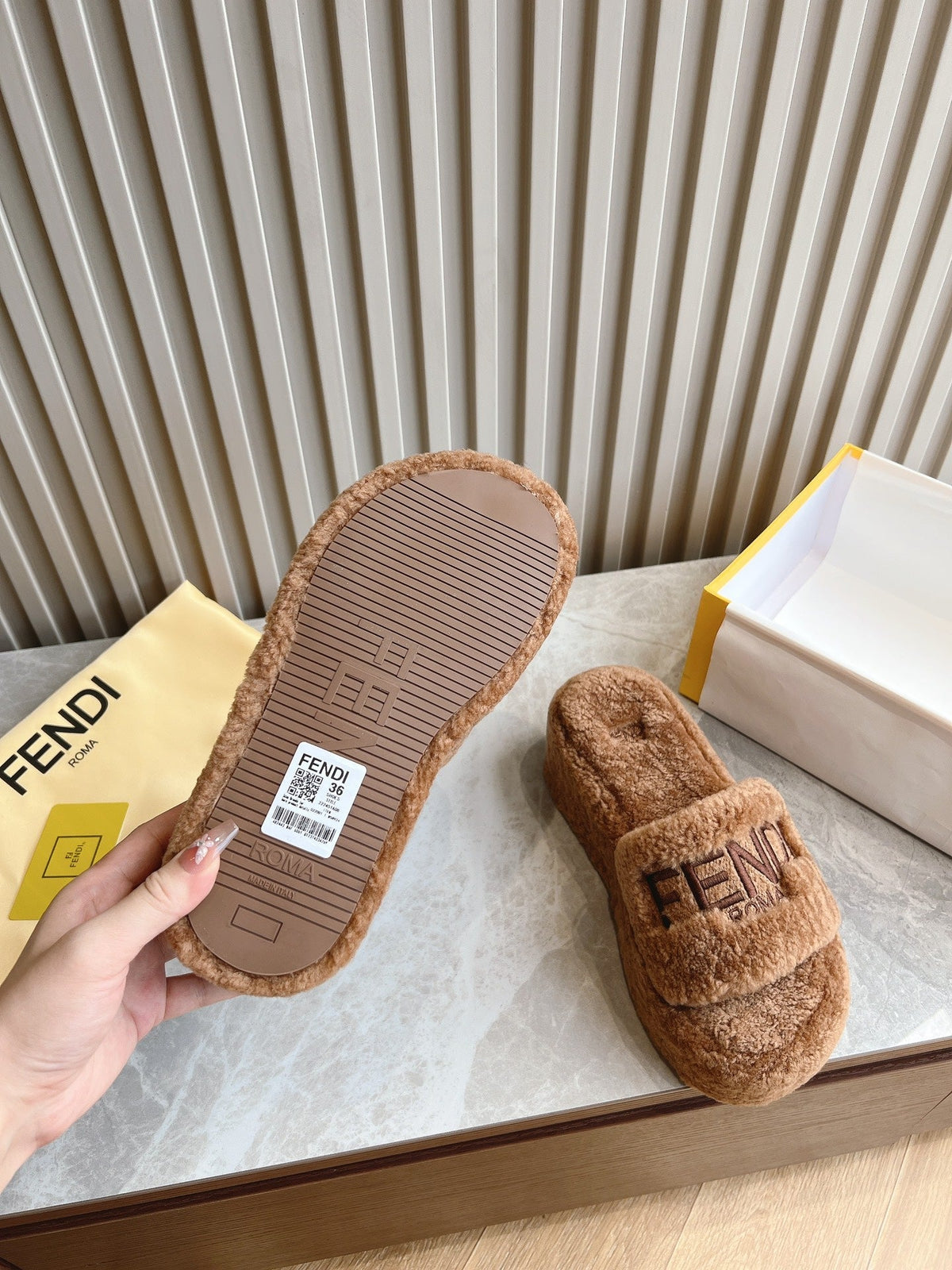 FENDI SLIPPER IN SEPIA BROWN FUR