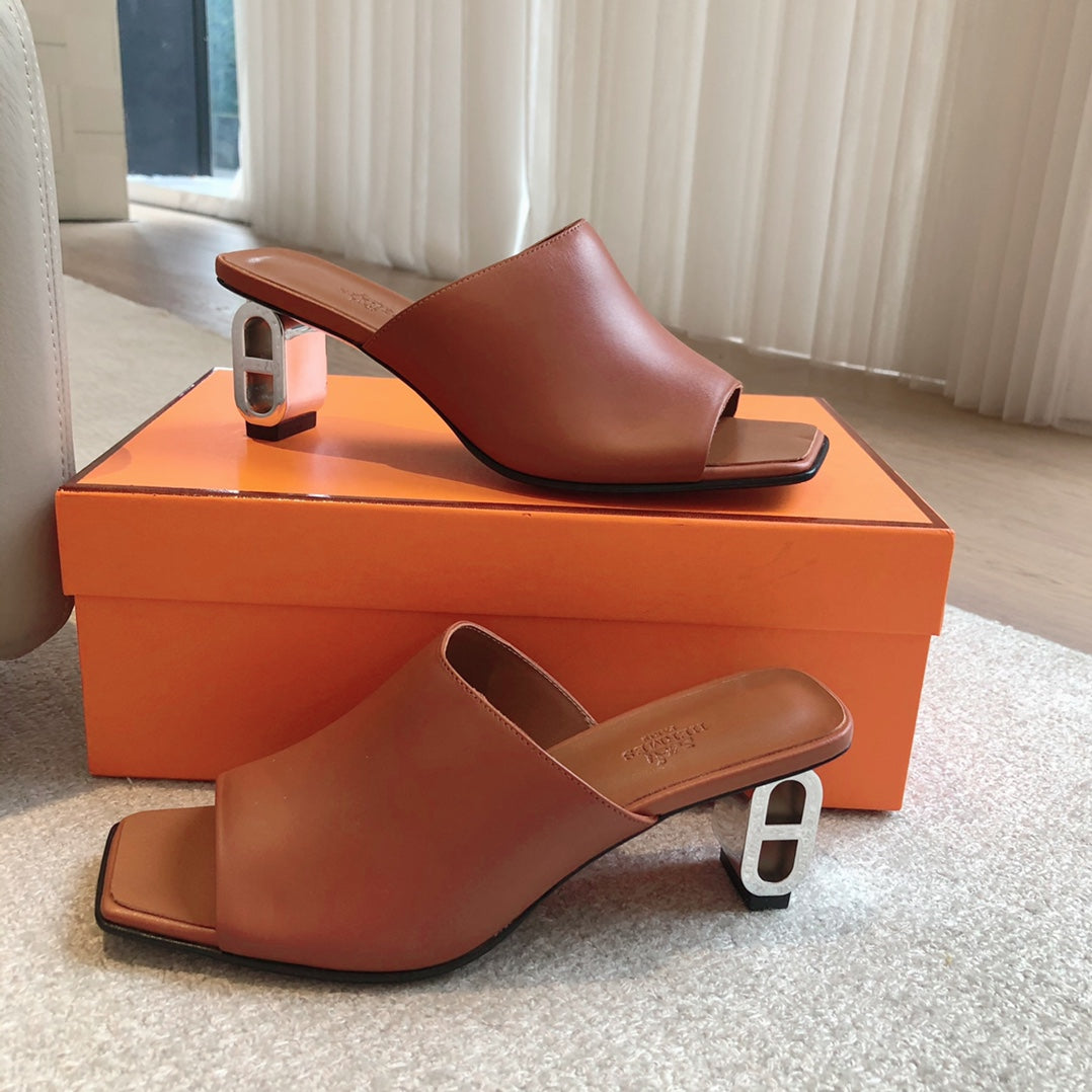 ICONIQUE 60 SANDAL CARAMEL CALFSKIN