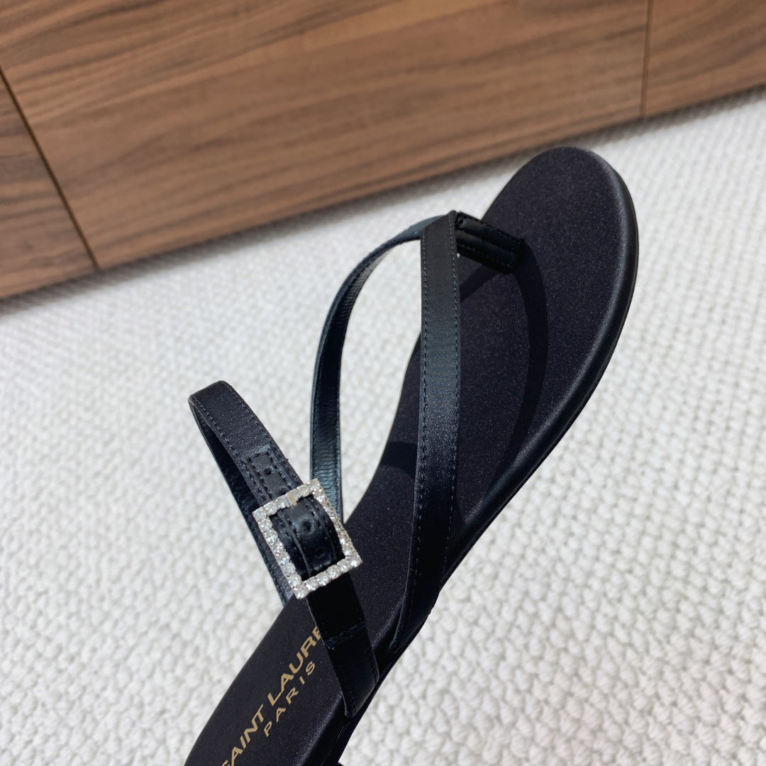 SL CRYSTAL BUCKLE THONG SANDAL BLACK SATIN