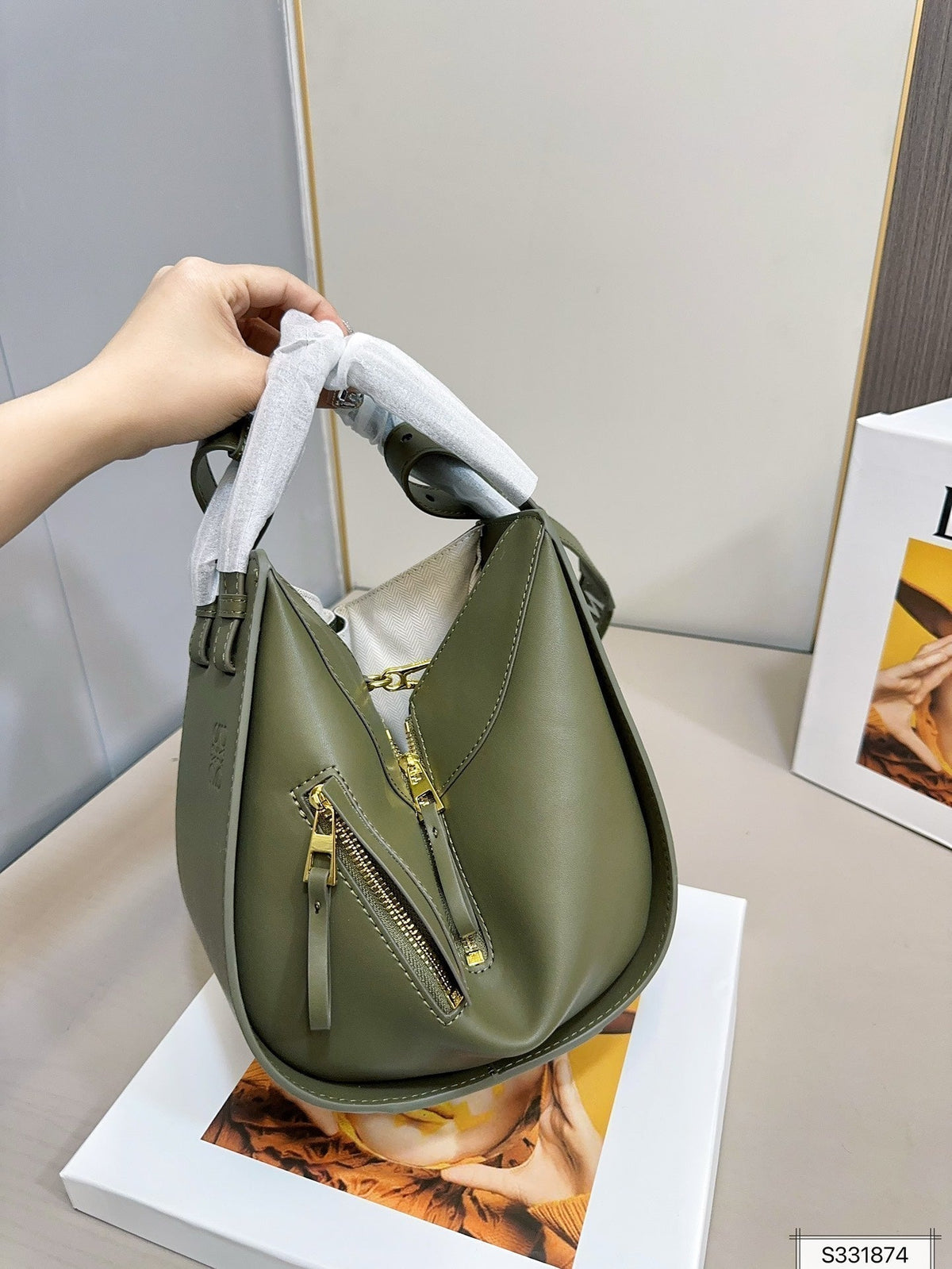 LOE COMPACT HAMMOCK 24 BAG IN OLIVE MELLOW CALFSKIN AND CANVAS