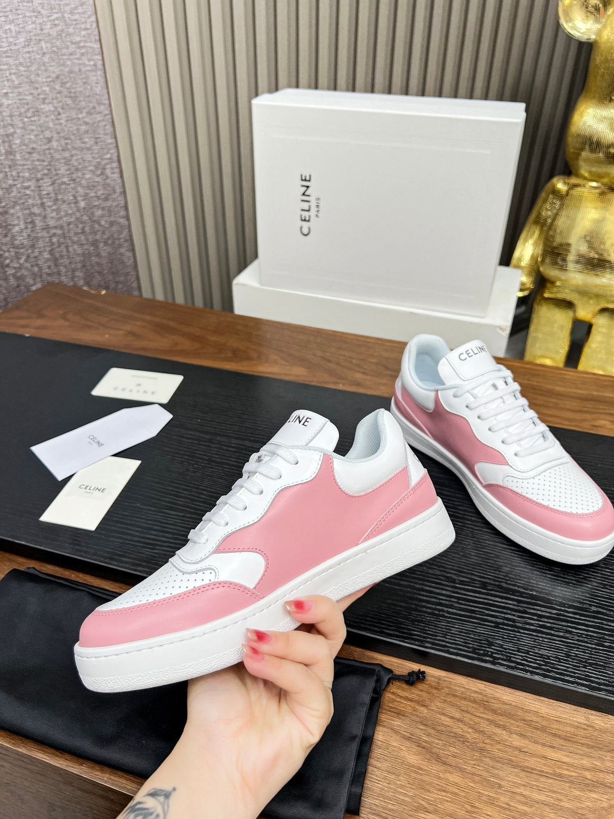 SNEAKER WITH TRIOMPHE IN WHITE MIX BABY PINK CALFSKIN