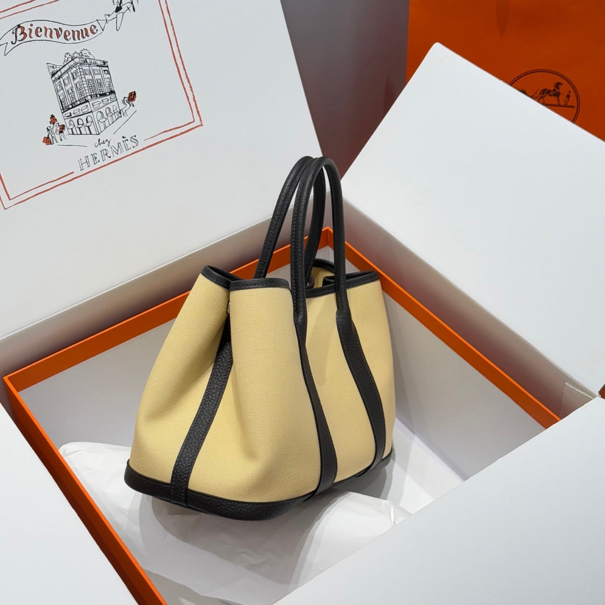 GARDEN PARTY 30CM IN DARK BEIGE TOILETS COTTON CANVAS AND BLACK CALFSKIN
