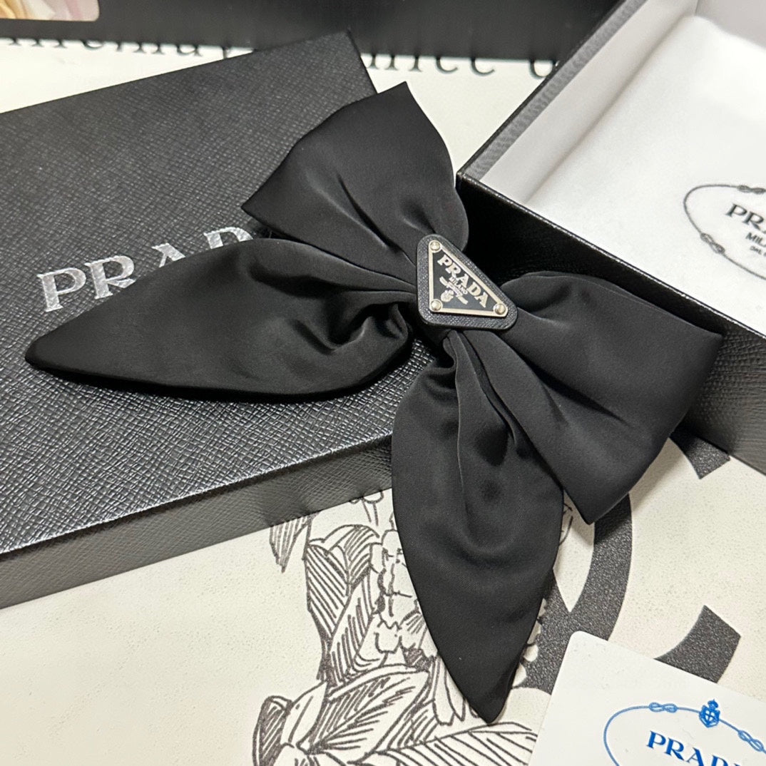 BOW-KNOT HAIR CLIP IN BLACK SILK 358295