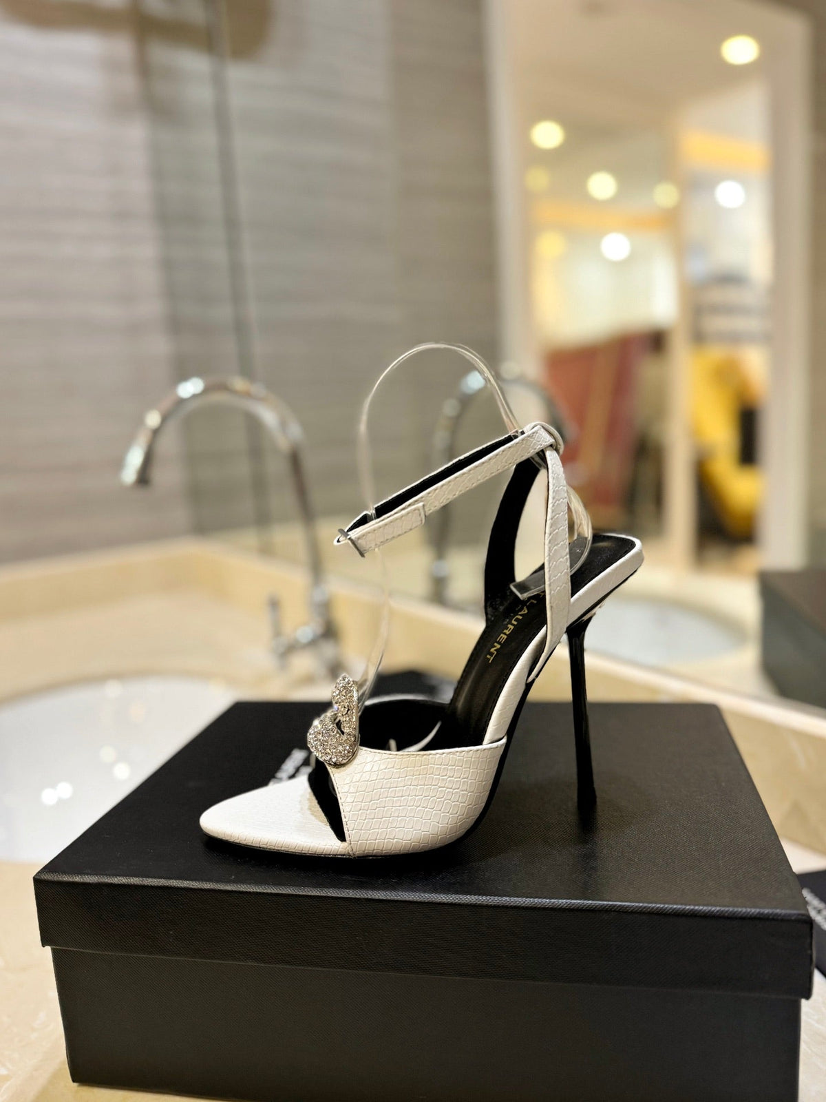 SL AYERS SNAKE CRYSTAL SANDAL WHITE CALFSKIN