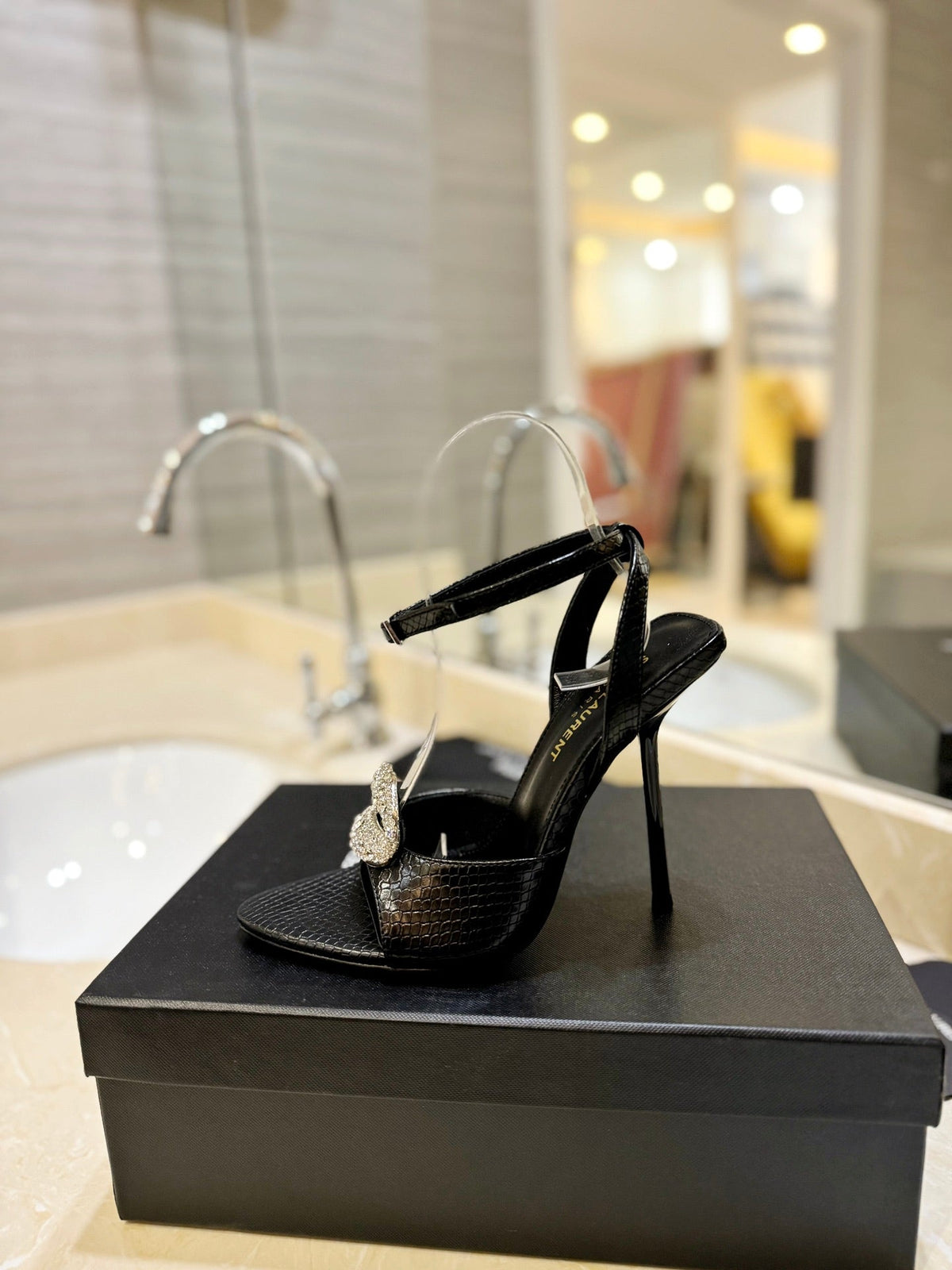 SL AYERS SNAKE CRYSTAL SANDAL BLACK CALFSKIN