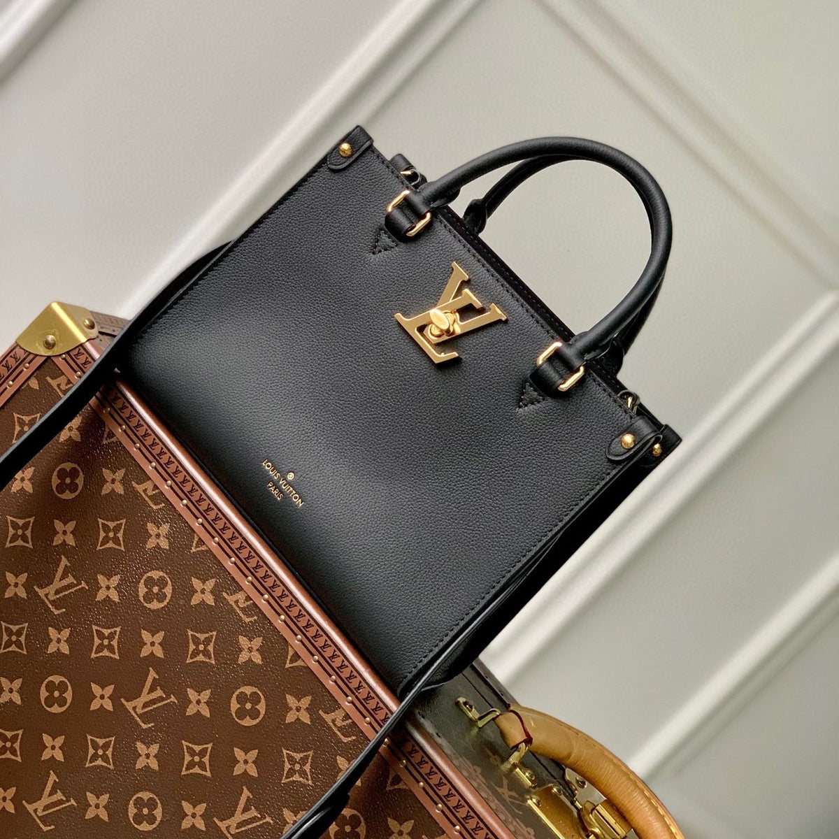 LOCK & GO BAG 24 IN BLACK GRAIN CALFSKIN