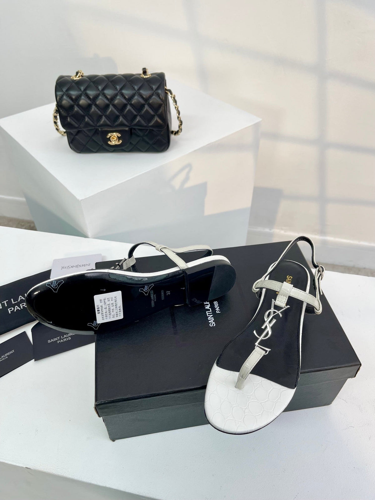 SL Cassandra Croc-Embossed Thong Sandals Black White Leather