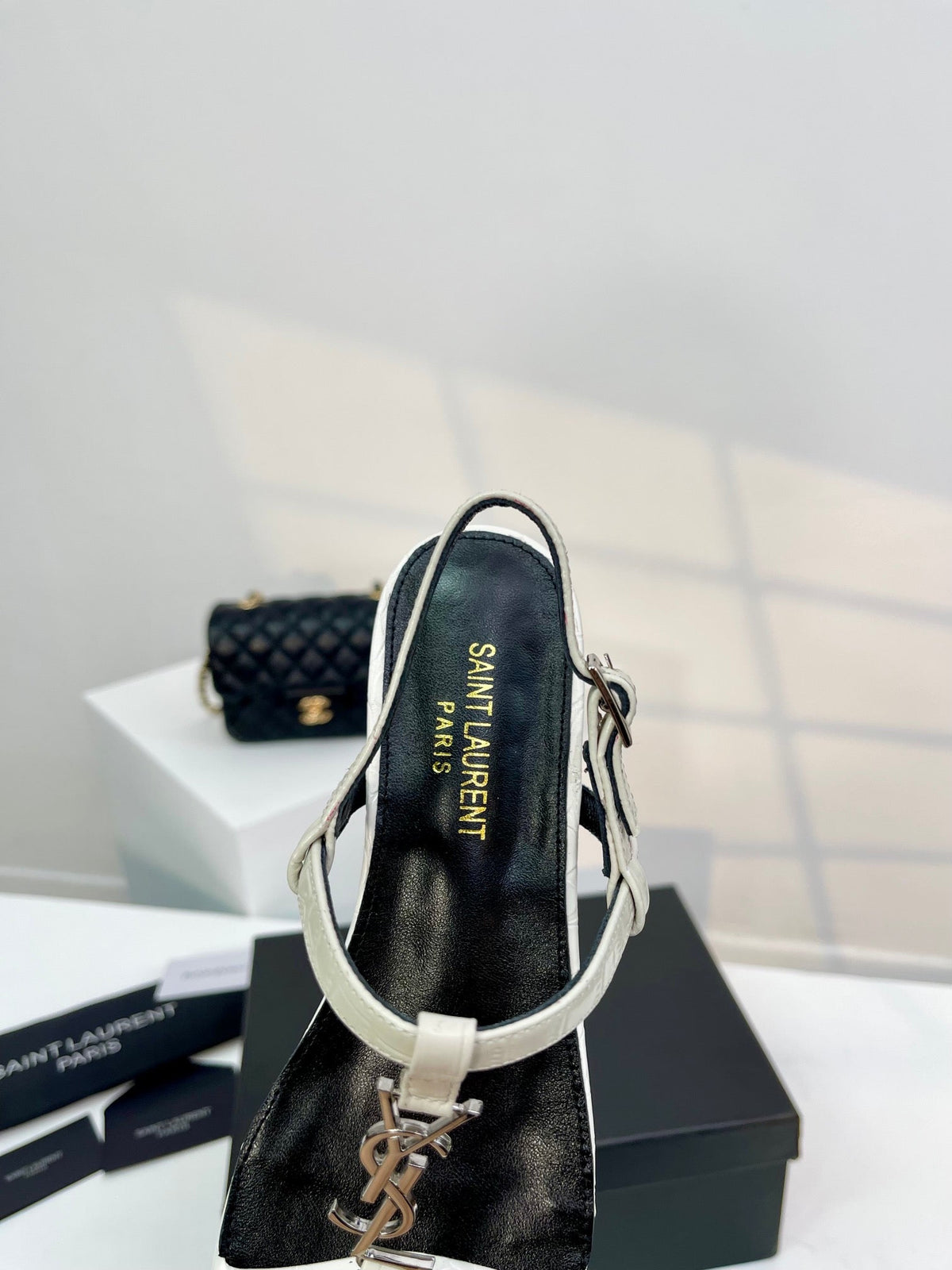 SL Cassandra Croc-Embossed Thong Sandals Black White Leather