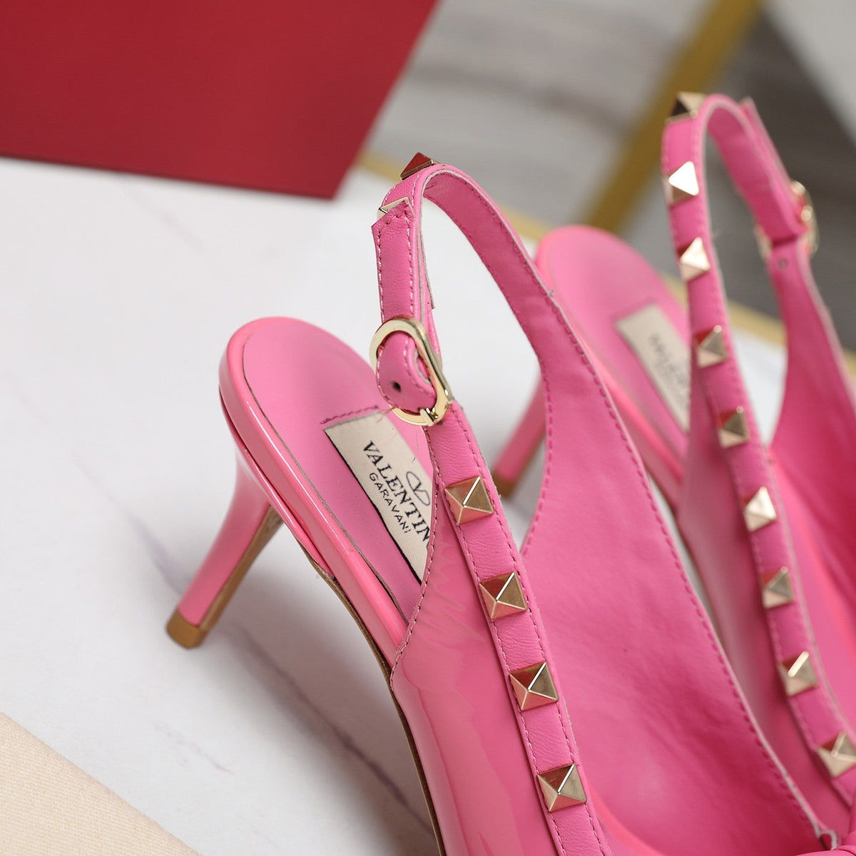 ROCKSTUD BOW SLINGBACK FUSCA PINK PATENT LEATHER PUMP 60MM