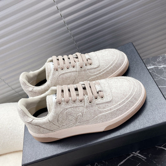 TRAINER SHOES IN ECRU TAN WOOL FABRIC