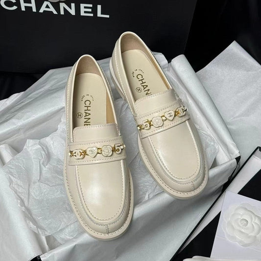 CC LOAFERS WHITE QUILTED CALFSKIN