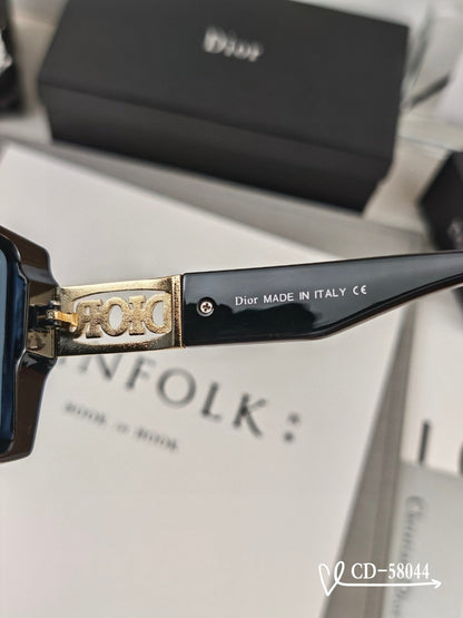 MONTAIGNE SQUARE SUNGLASS 58044 IN ACETATE