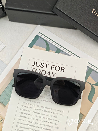 MONTAIGNE SUNGLASS 53048 IN ACETATE
