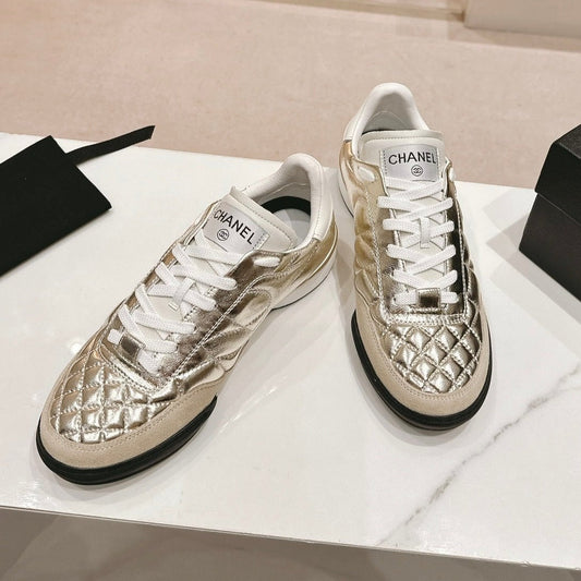 SNEAKERS IN GLOSSY GOLDEN LAMBSKIN
