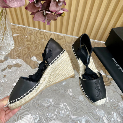 SL WEDGE SANDALS BLACK CALFSKIN AND STRAW