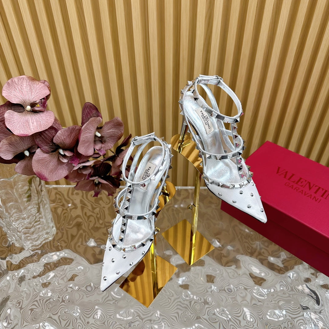 ROCKSTUD MIRROR-EFFECT PUMP WITH MATCHING STRAPS AND STUDS 95 MM SILVER CALFSKIN AND MESH