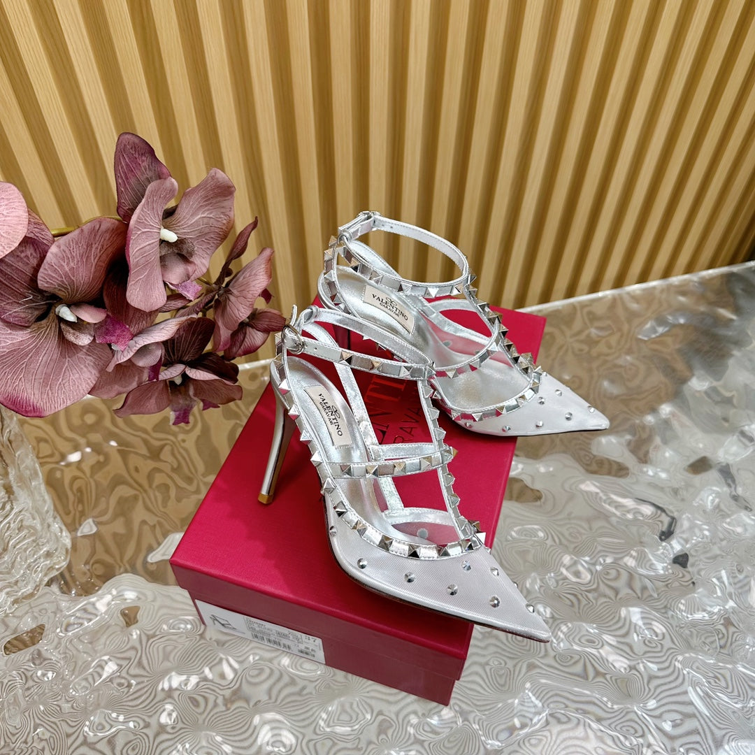 ROCKSTUD MIRROR-EFFECT PUMP WITH MATCHING STRAPS AND STUDS 95 MM SILVER CALFSKIN AND MESH