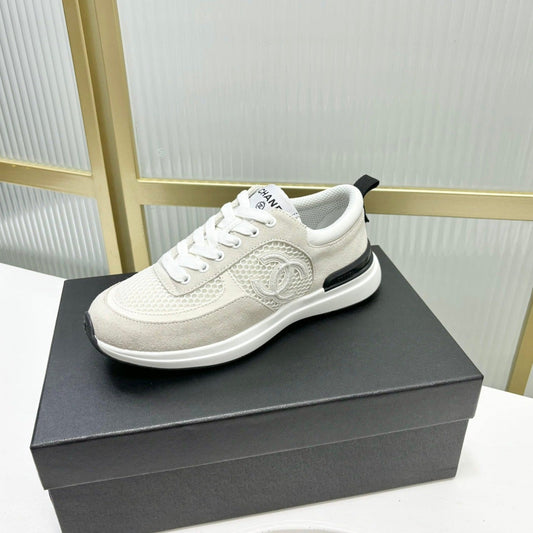 SNEAKER IN GREY SUEDE AND WHITE BREATHABLE MESH