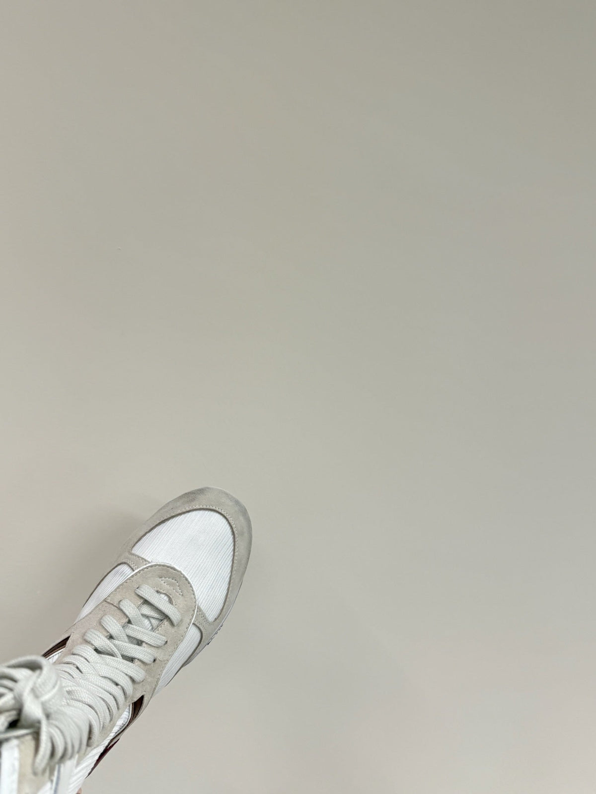 LACE-UP BOOTS IN BEIGE SUEDE AND WHITE MESH