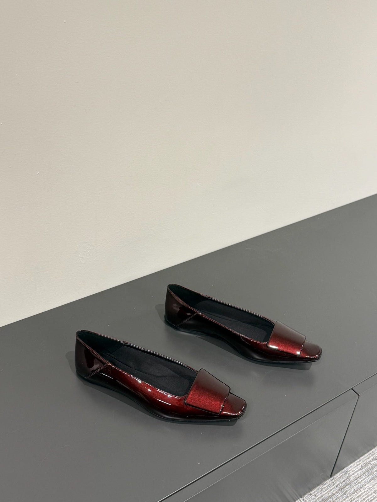 POPPY BALLET FLATS IN GARNET RED GLOSSY LAMBSKIN