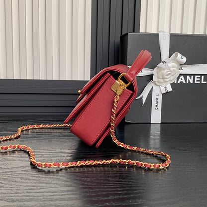 RETRO STYLE FLAP BAG 19 IN STILETTO RED GRAINED CALFSKIN GOLD HARDWARE