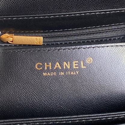 RETRO STYLE FLAP BAG 22 IN BLACK GRAINED CALFSKIN GOLD HARDWARE