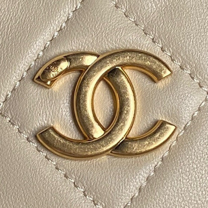 HOBO BAG 24 IN BEIGE CALFSKIN GOLD DOUBLE C THICK CHAIN