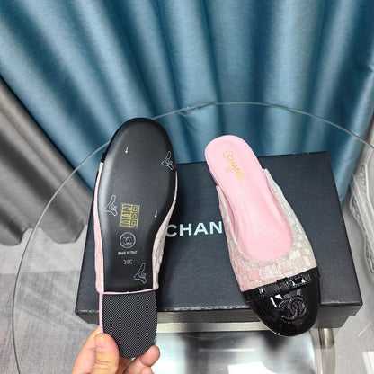 MULE IN LIGHT PINK SATIN AND BLACK LAMBSKIN