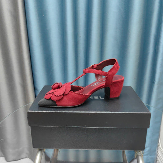 CC CAMELLIA SANDAL IN CHERRY RED SUEDE AND BLACK CALFSKIN WITH FLOWER