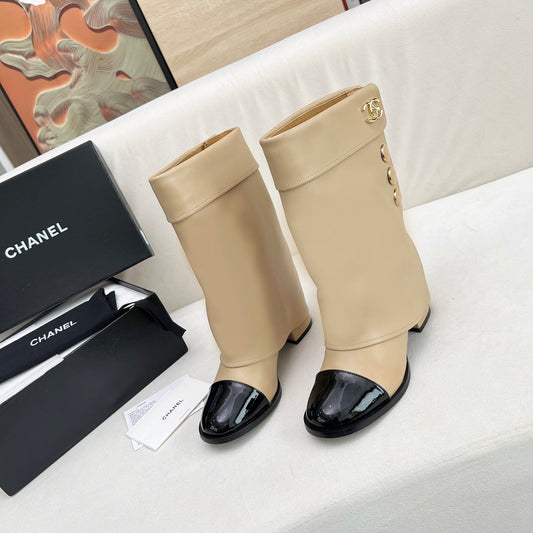 CC SHORT BOOTS 55 MM IN BEIGE CREAM LAMBSKIN WITH GOLD HARDWARE