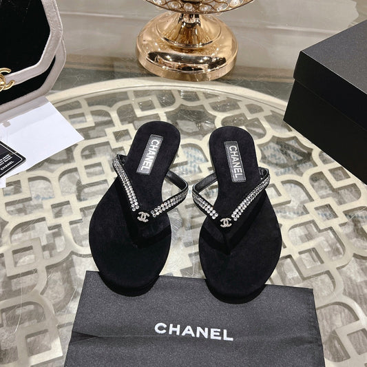 RHINESTONES THONG SANDAL IN BLACK SUEDE