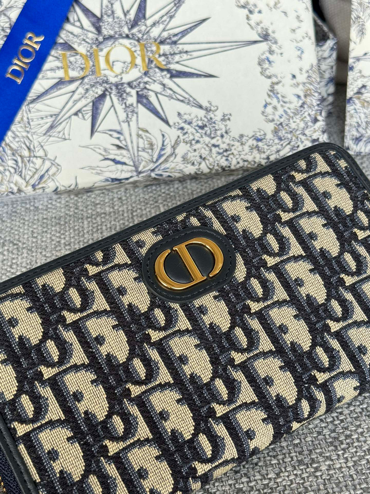 MONTAIGNE VOYAGEUR LONG WALLET 20 IN BLACK MONOGRAM OBLIQUE JACQUARD