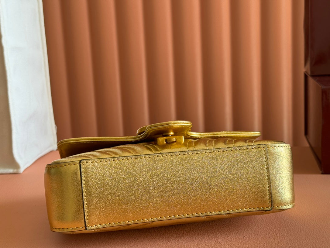 MARMONT MEDIUM SHOUDER BAG 23 IN YELLOW GLOSSY CALFSKIN