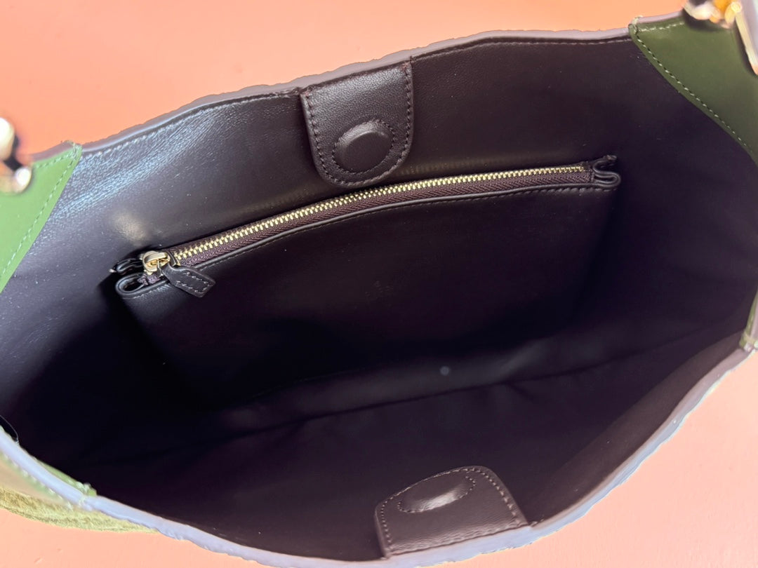 MEDIUM B SHOULDER BAG 42 IN DARK GREEN GG SUEDE