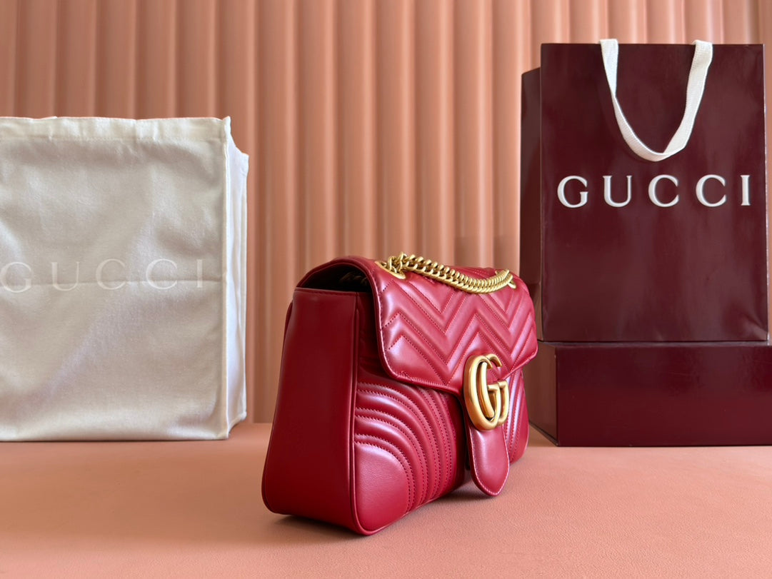 MARMONT SHOULDER BAG 31 IN RED CALFSKIN GOLD CHAIN
