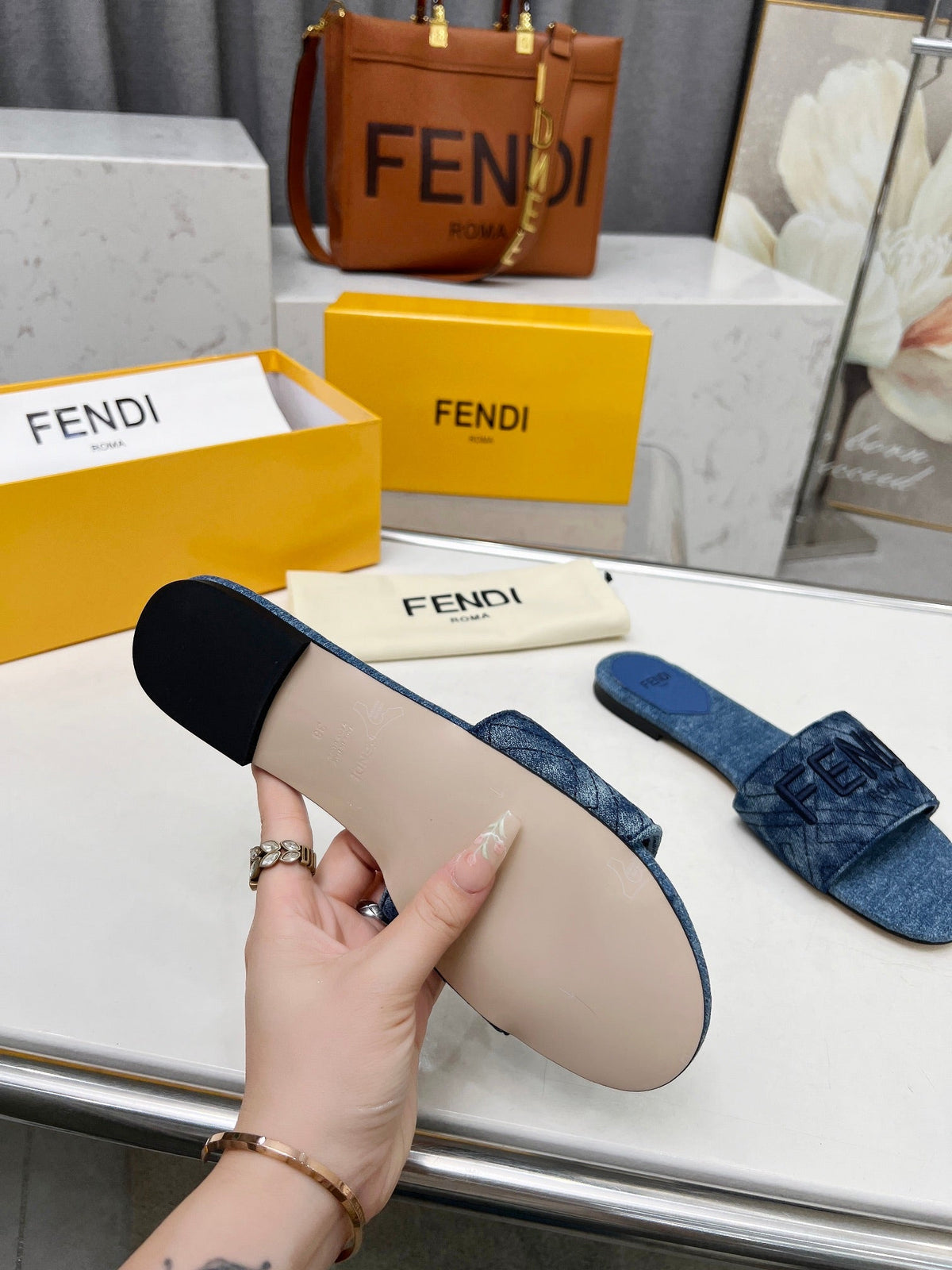 FF 5 NAVY BLUE CANVAS SLIDE