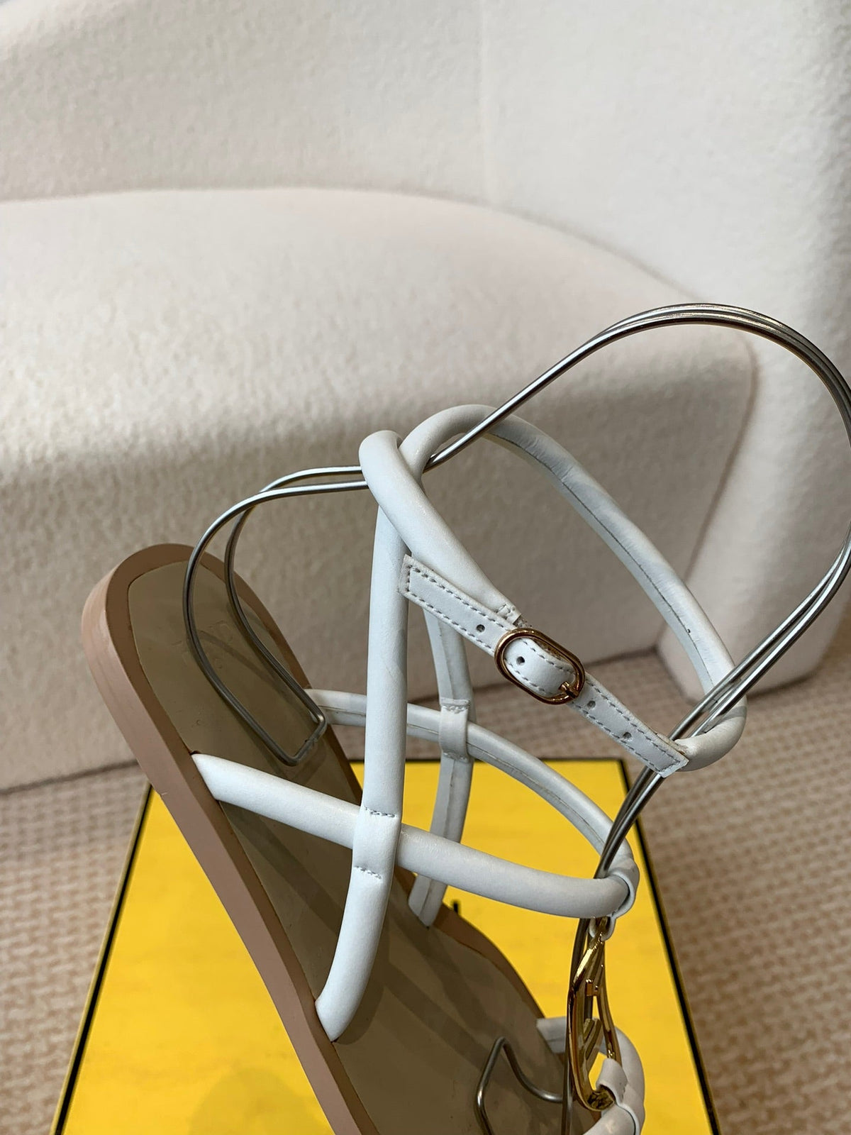 FENDI O'LOCK THONG SANDAL WHITE CALFSKIN WITH GOLD HARDWARE