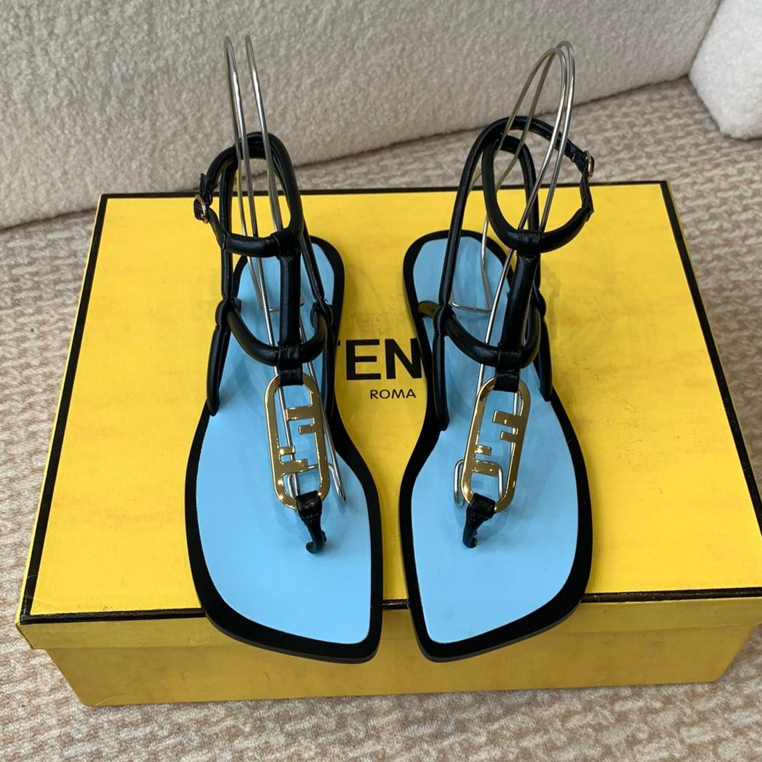 FENDI O'LOCK THONG SANDAL BLACK AND BLUE CALFSKIN WITH GOLD HARDWARE