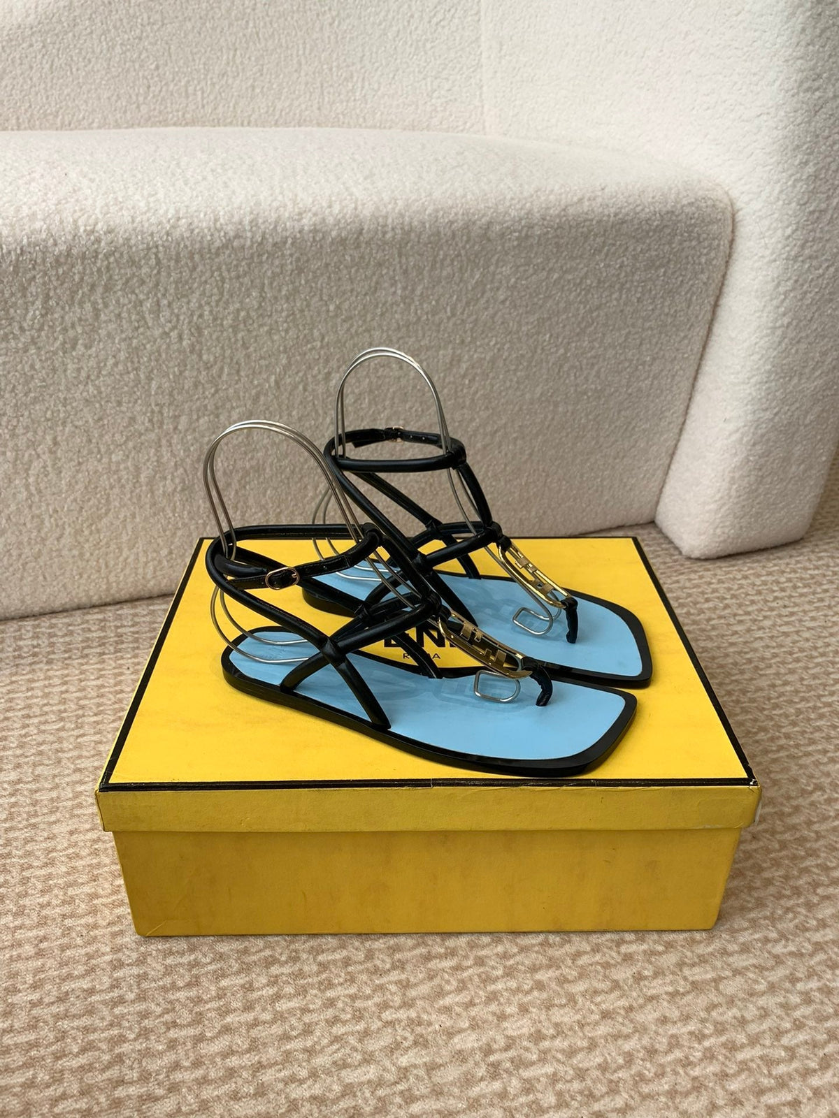 FENDI O'LOCK THONG SANDAL BLACK AND BLUE CALFSKIN WITH GOLD HARDWARE