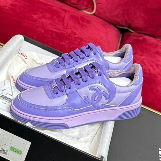 TRAINERS IN LIGHT PURPLE SHINY CALFSKIN